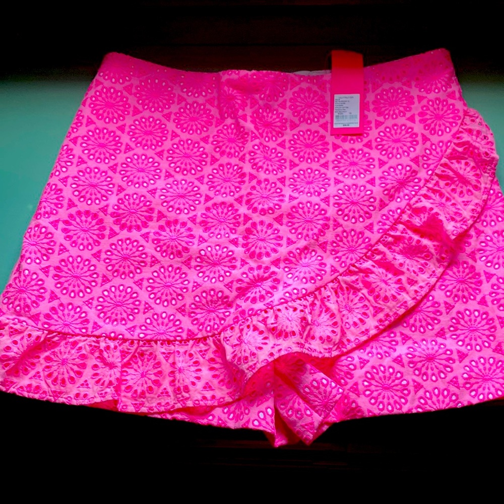 Beautiful Lilly Pulitzer skort.  Brand new in a bright pink!